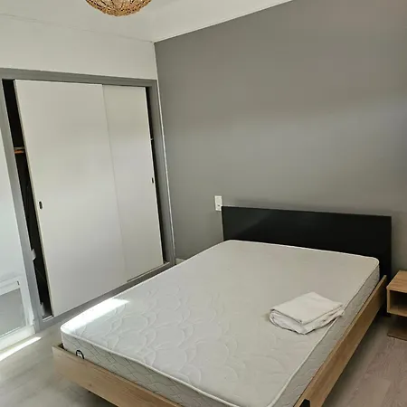 Proche De Toutes Commodites Apartment